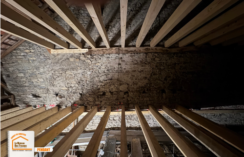plancher bois rénovation, artisan structure Combloux, projet réhabilitation Haute-Savoie, aménagement appartement montagne, maison ancienne modernisation