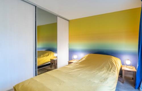 Chambre jaune 1
