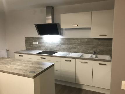 Pose de cuisine avec îlot