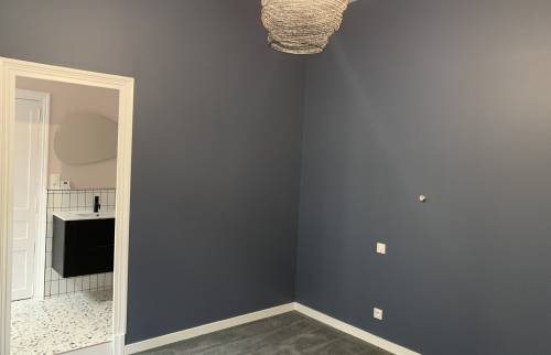 Salle d'eau ouverte dur la chambre parentale