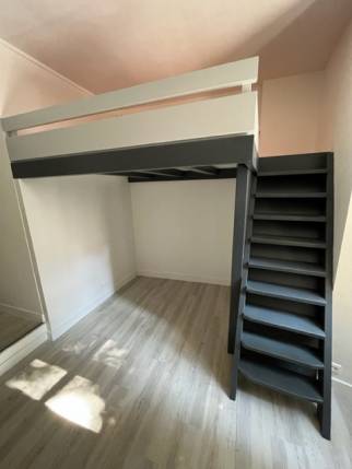 Petit appartement rénové avec nouvelle mezzanine - Nantes 44