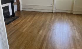 Parquet en chêne rénové dans un appartement rénové - Bourg-en-Bresse 01000