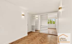 chambre-renovee-dressing-miroir-colombes