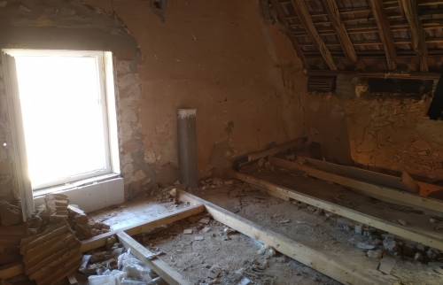 Aménagement de combles à Cosne-sur-Loire (Avant)