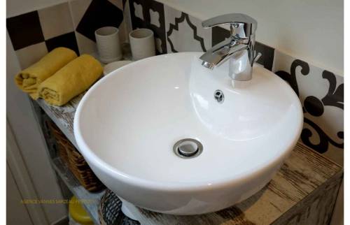 VASQUE A POSER - DAMGAN 56750 - LA MAISON DES TRAVAUX VANNES SARZEAU PENESTIN