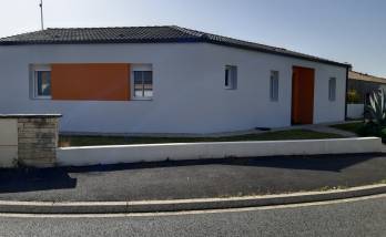 Ravalement de façade et pose d’un store banne : une maison modernisée à Saint-Marcellin 1