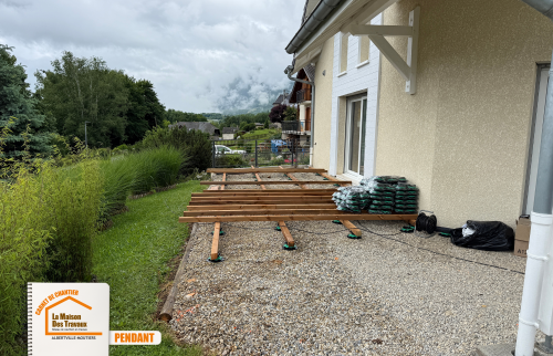 terrasse composite Mercury, création terrasse Savoie, courtier en travaux extérieur, La Maison des Travaux Albertville, terrasse moderne durable
