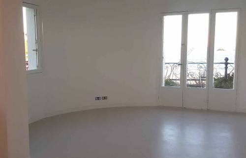 Réalisation d'un béton ciré à Saint-Lunaire