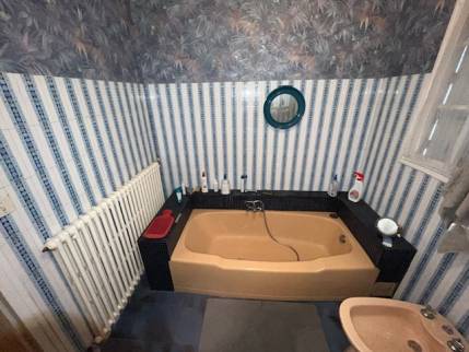 Ancienne salle de bain avant travaux de rénovation complète - Nantes 44