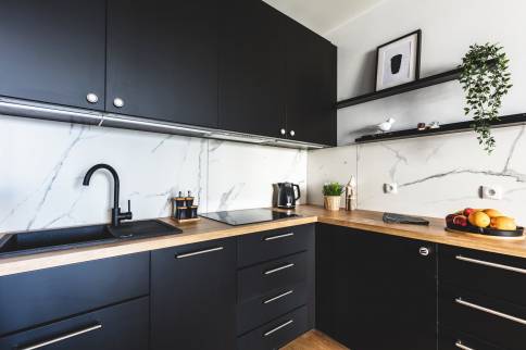 Cuisine noire et bois à Marsannay-la-Côte