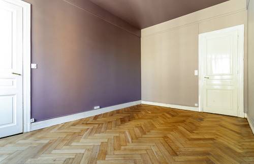 Un parquet chaleureux dans les chambres