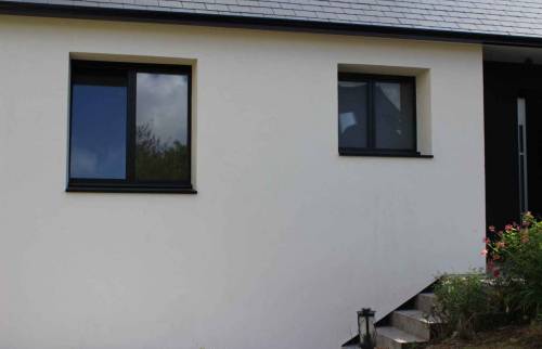 Rénovation des menuiseries extérieures d’une maison par La Maison Des Travaux d'Annecy