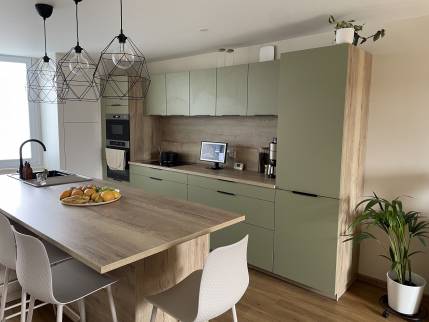 Rénovation de maison avec installation de cuisine équipée et îlot central - Ambérieu-en-Bugey 01500