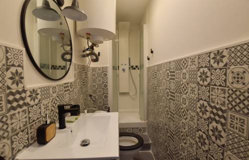 Rénovation T1 Aix-Les-Bains salle de bain après 1