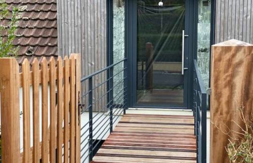 Installation d'une porte vitrée à Deauville