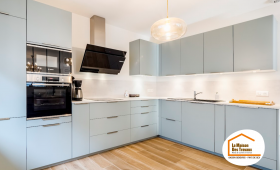 rénovation complète cuisine Gex, modernisation intérieur Pays de Gex, pose carrelage effet bois Valserhône, installation cuisine contemporaine Divonne-les-Bains, réfection plomberie Ferney