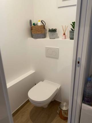 Sanitaires dans une maison rénovée - Combs-la-Ville 77380