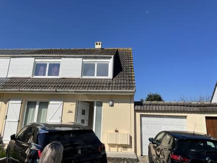 Maison de ville avant travaux de surélévation sur le garage - Moissy-Cramayel 77550