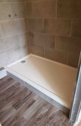 Pose du parquet de de la douche