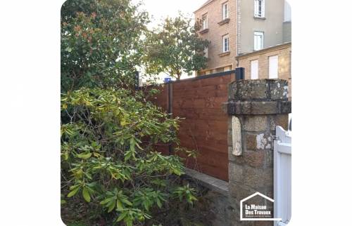 Pose d'une clôture sur une maison de ville à Avranches 50300