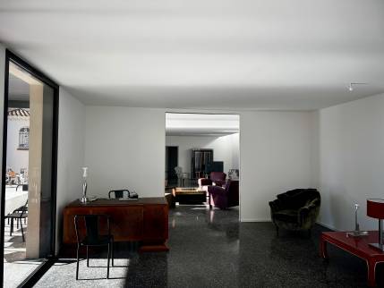 Aménagement intérieur d'une maison neuve à Agay