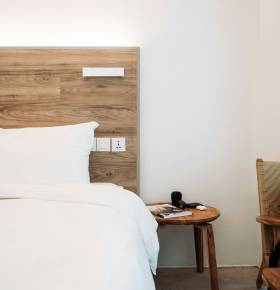 Rénovation d'un hotelà Saint palais sur Mer