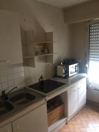 Cuisine avant travaux de rénovation de l'appartement - Nantes 44