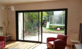 Baie vitrée depuis la maison