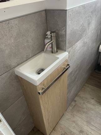 Rénovation de maison avec pose d'un lave-mains dans les WC rénovés - Chabeuil 26120