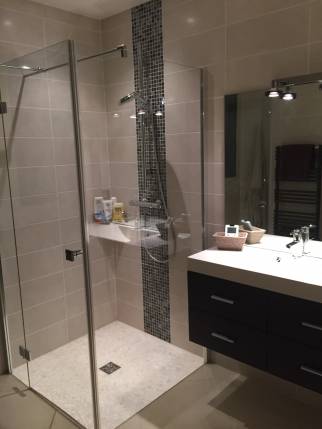 Pose de carrelage de salle de bain