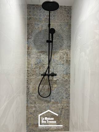 faience motifs douche italienne