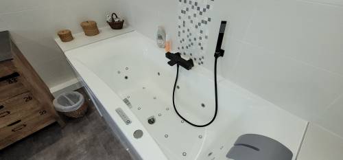 La baignoire balnéo 1