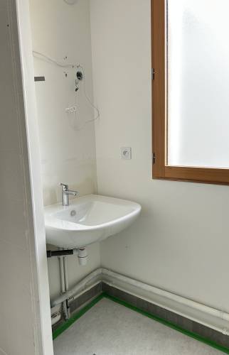 Lavabo PMR installé rénovation appartement