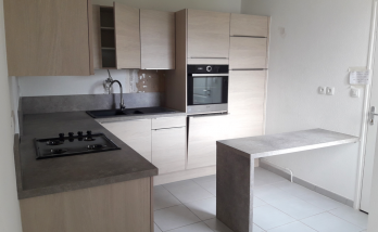 Cuisine ouverte en cours de finition