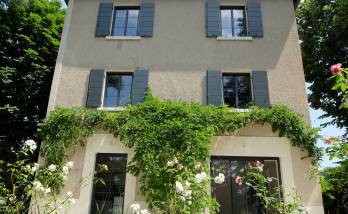 Maison familiale rénovée à Ecully : remplacement des menuiseries extérieures par des menuiseries en aluminium double vitrage