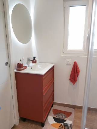 Meuble vasque rouge