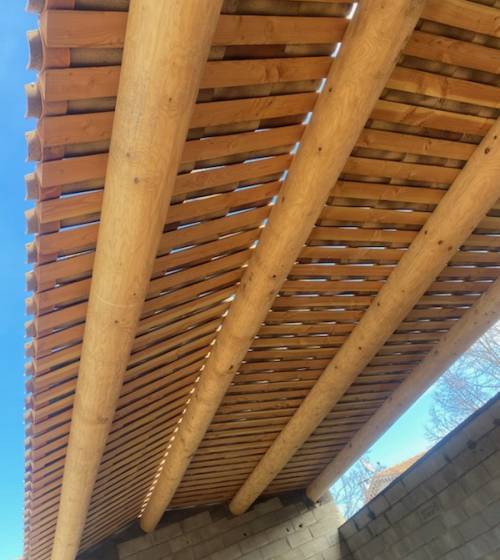 Abris de piscine en bois traditionnel 