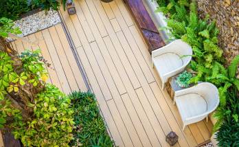 Patio après rénovation et aménagement