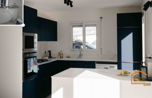 Une rénovation de cuisine réussie à Quimper : agencement optimisé, mobilier contemporain et ambiance chaleureuse pour un confort au quotidien.