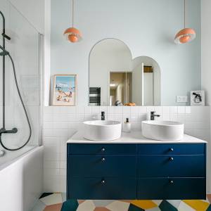 Salle de bain rénovée avec double vasque et meuble sur mesure – Projet Joffre