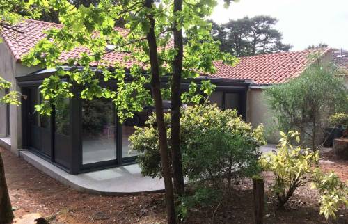 Rénovation d'une maison avec la véranda et le garage, à Saint Brévin