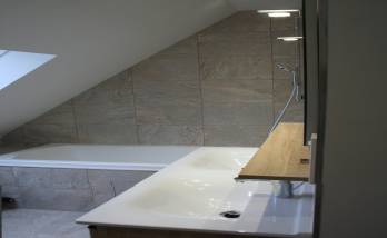 POse baignoire sous combles espace sous pente le plus bas éclairage leds - Pontoise (95000)