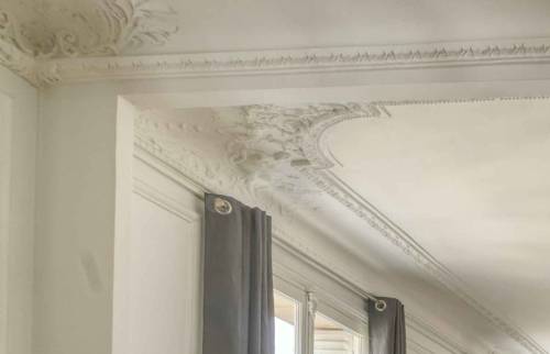 Installer des moulures à Paris étoile