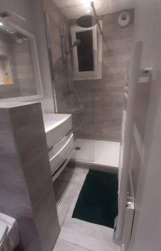 Réalisation d’une salle de bain de très petite taille