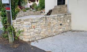 Création de murs en pierre