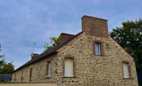 Façade rénovée et mise en peinture – vue d’ensemble