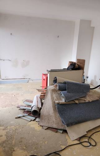 Pièce de vie en cours de rénovation - Murs 