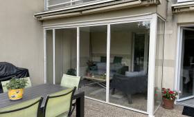 Nouvelle fermeture vitrée avec ouverture en accordéon