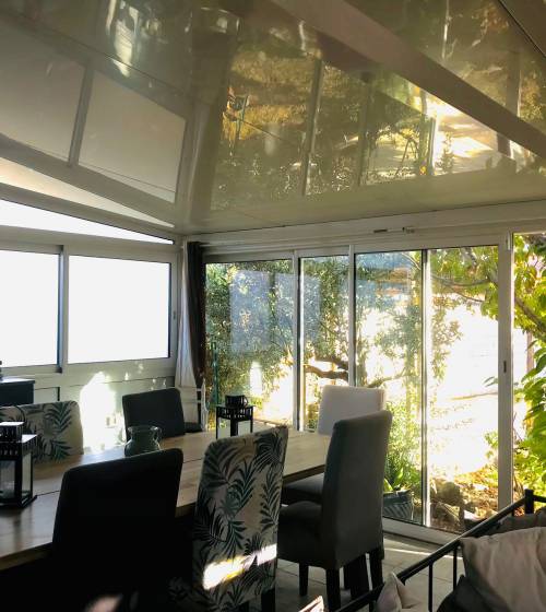 Une véranda lumineuse et cosy