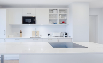 Rénovation d'une cuisine moderne et épurée à Bayonne